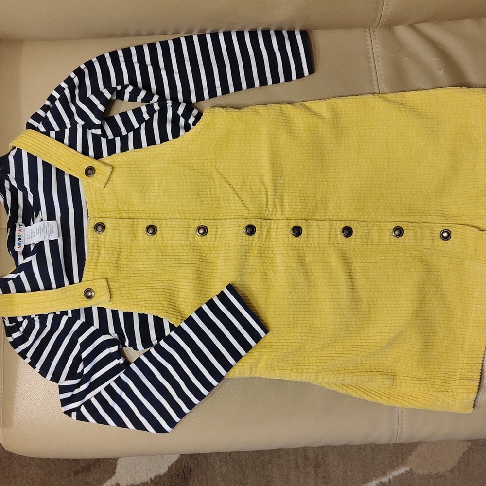 2PC NOVOGRATZ CORDUROY JUMPER AND T-SHIRT OUTFIT SIZE 7